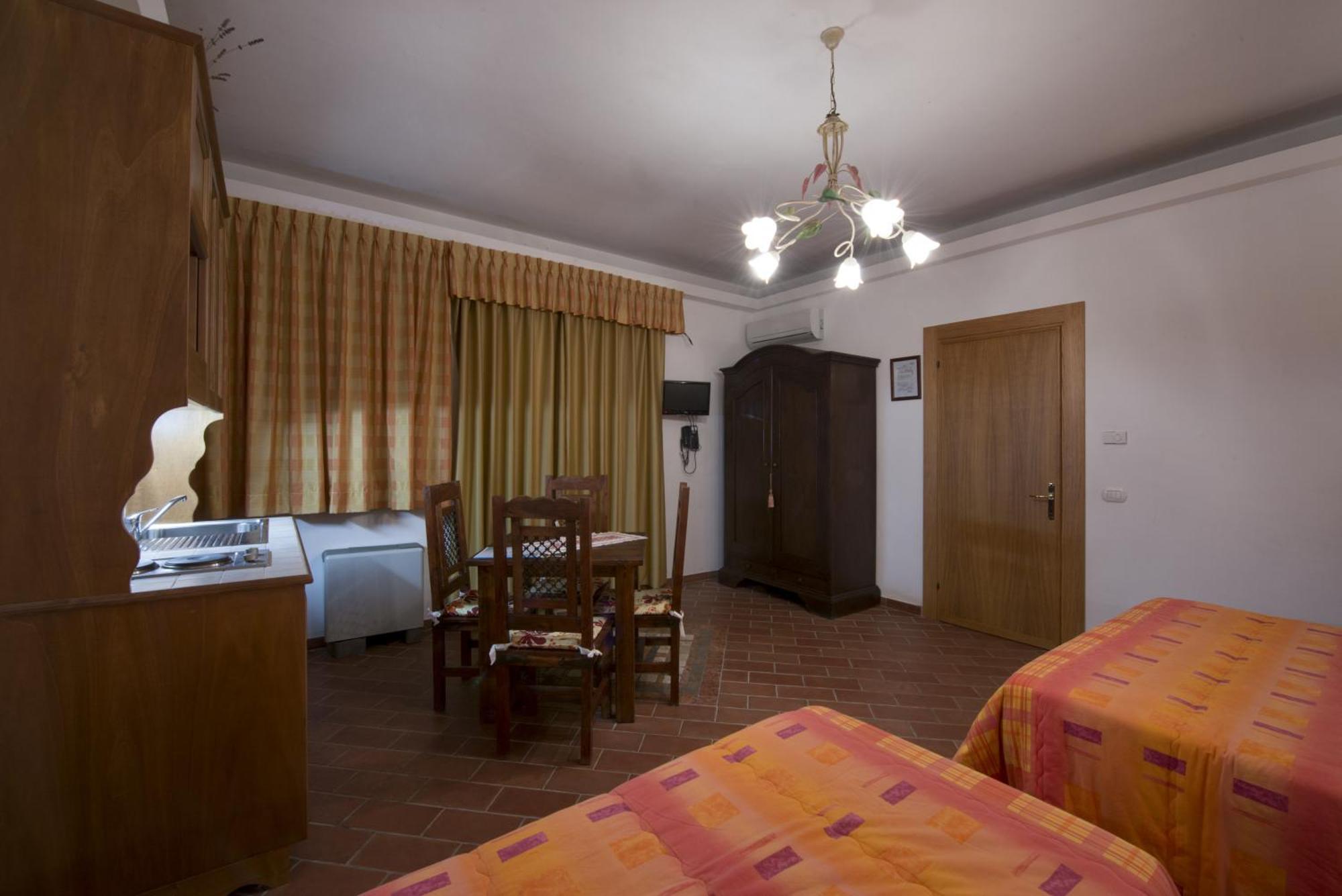 Cecco Di Nara Hotel Massarosa Bilik gambar